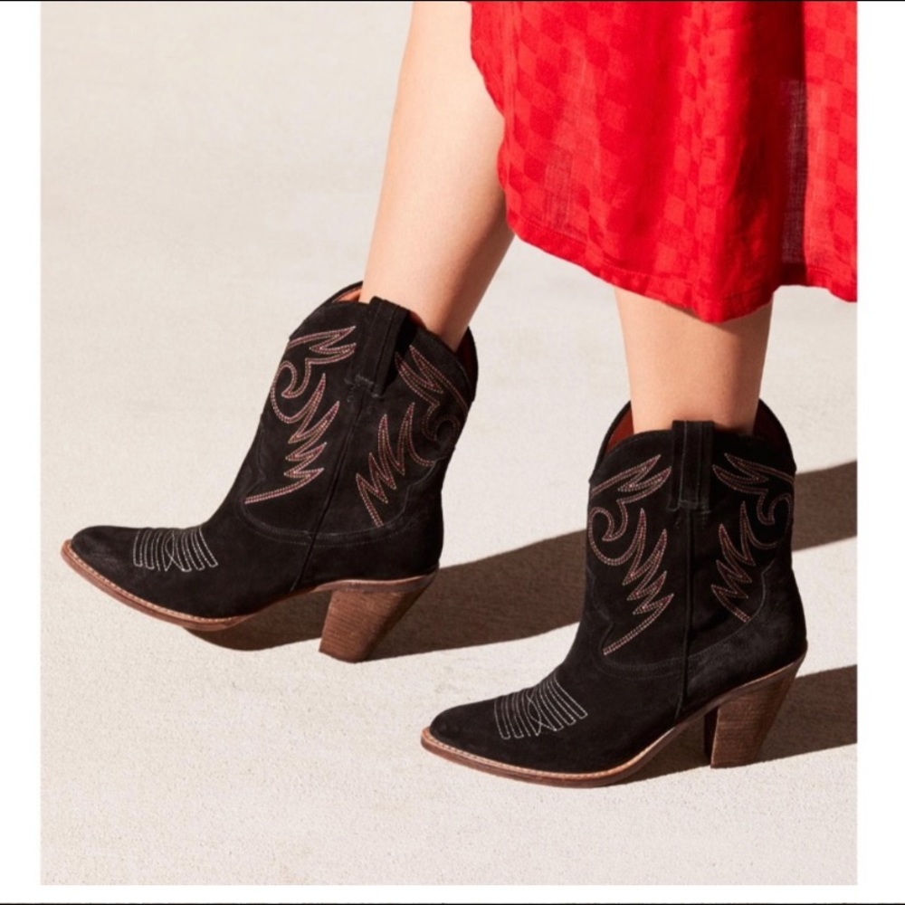 FREE PEOPLE West Side Cowboy Boot in Black